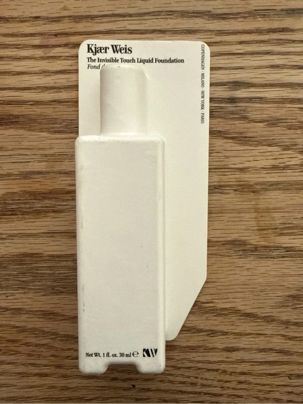 ✨ NEW & SEALED ✨ Kjaer Weis Invisible Touch Liquid Foundation - Shade M220